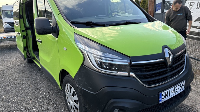 Renault Trafic 9 osobowy FV23%